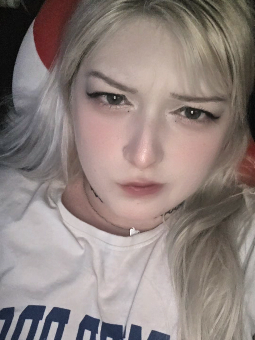 @nyx 🖤🥀