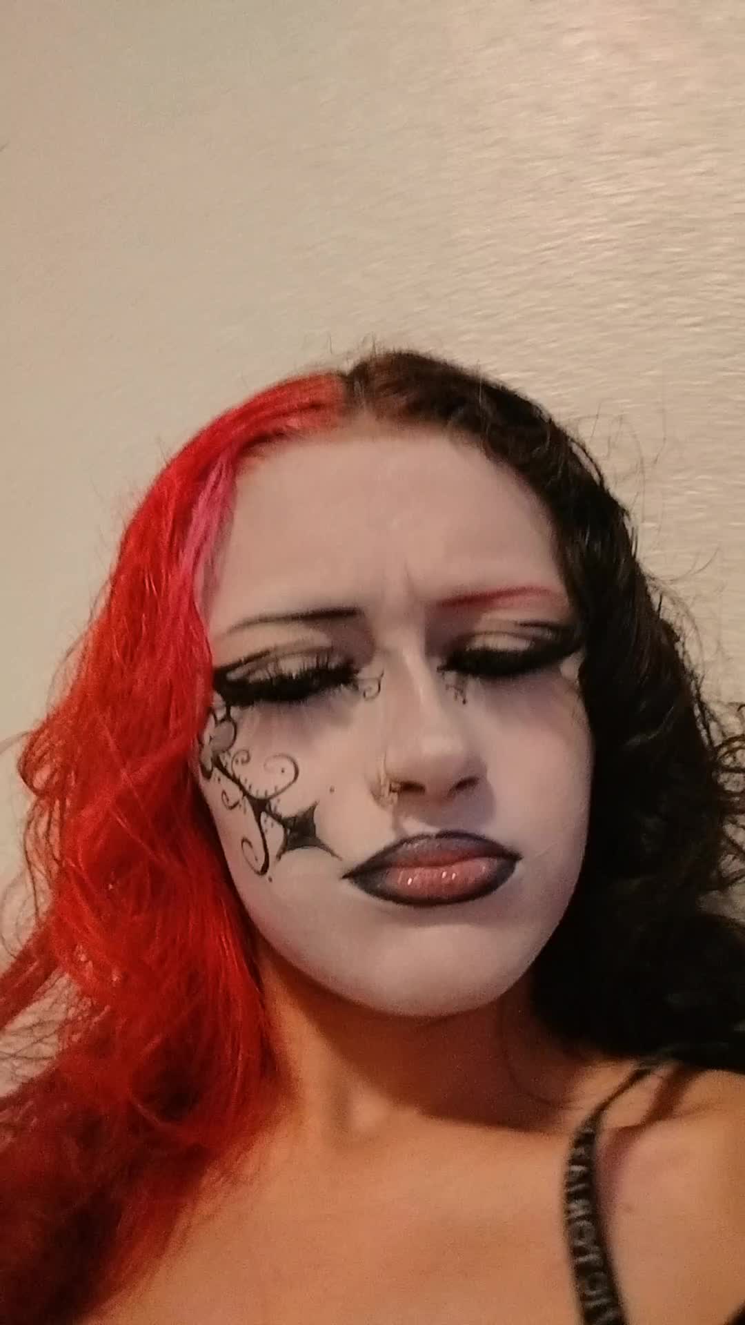 @⊰V⊱