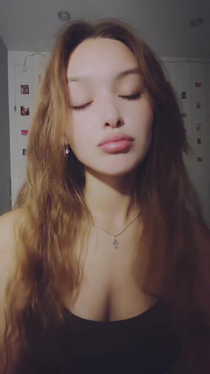 @ариша любимова
