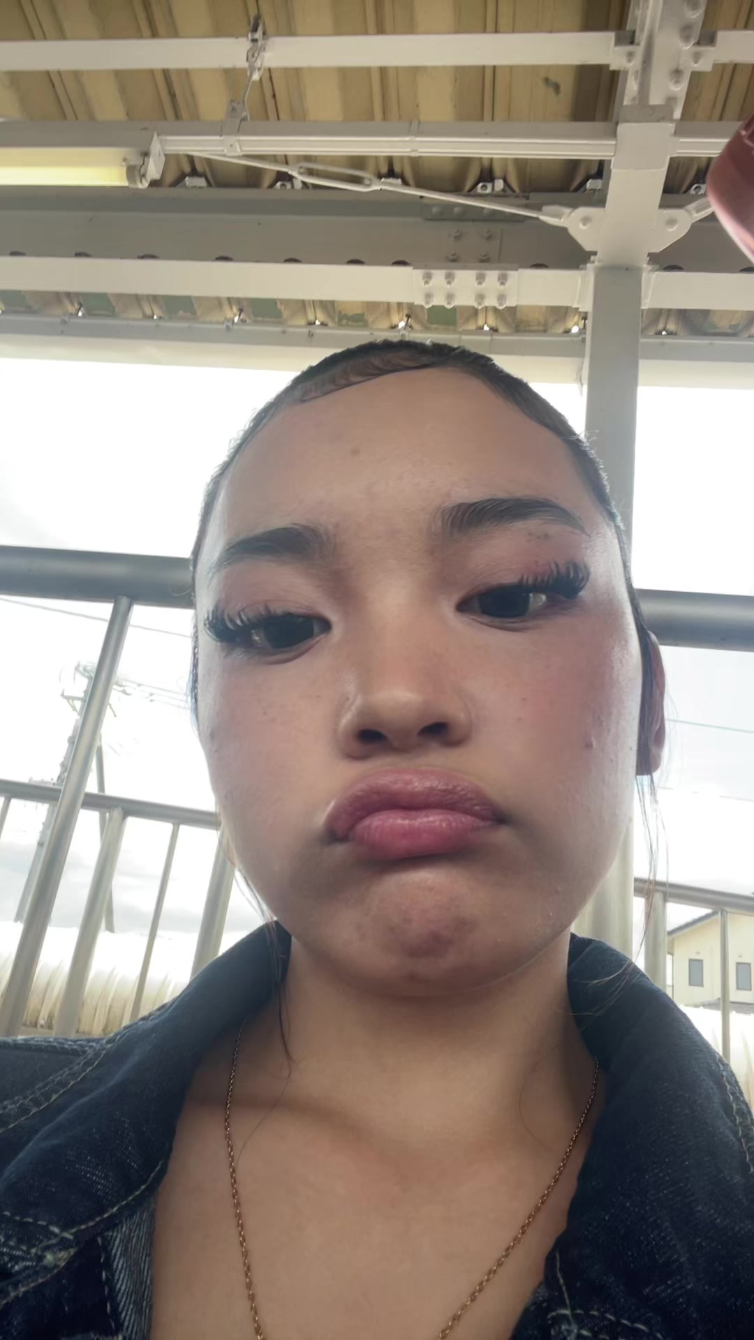 @︎