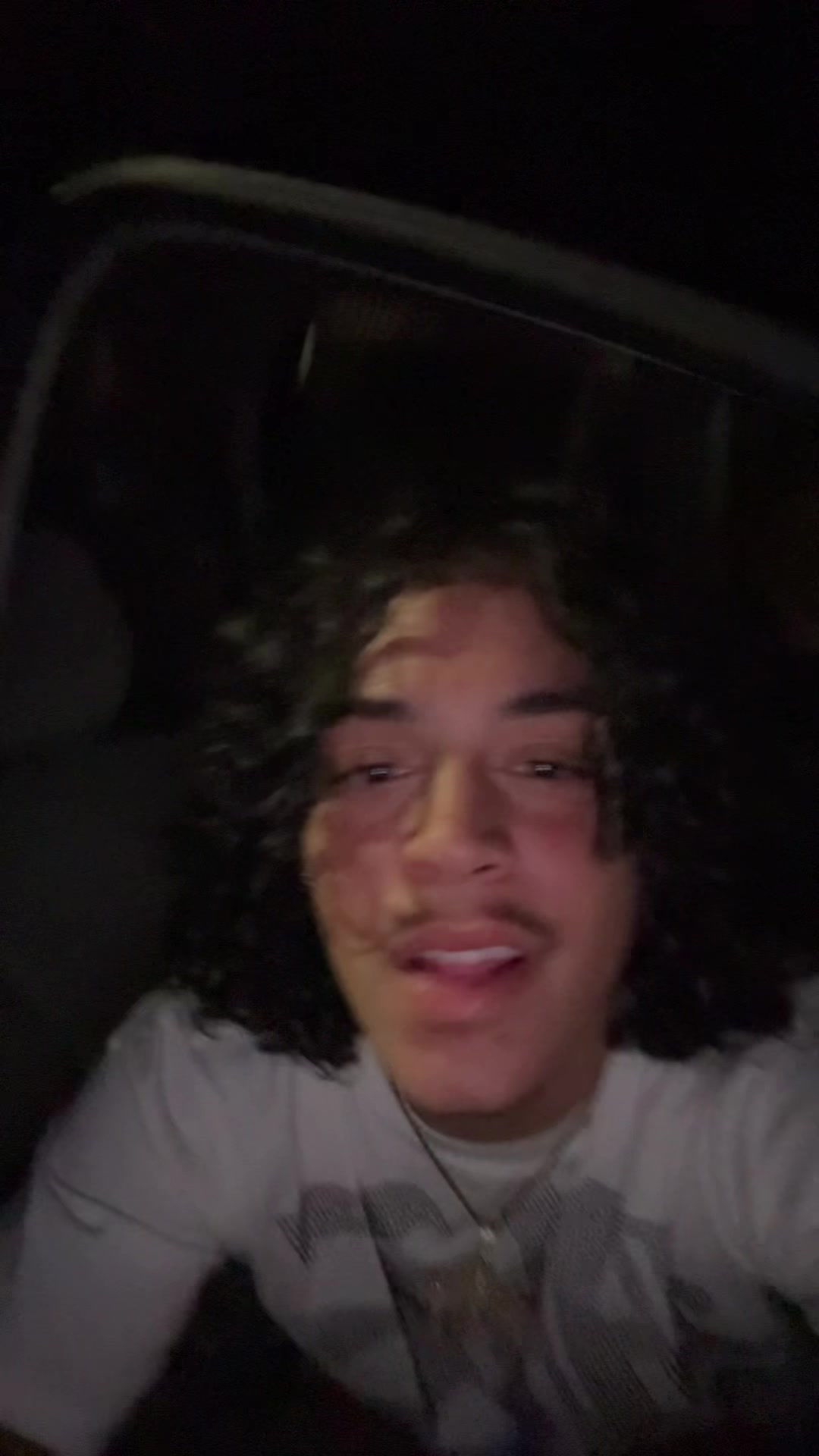 @E🦈