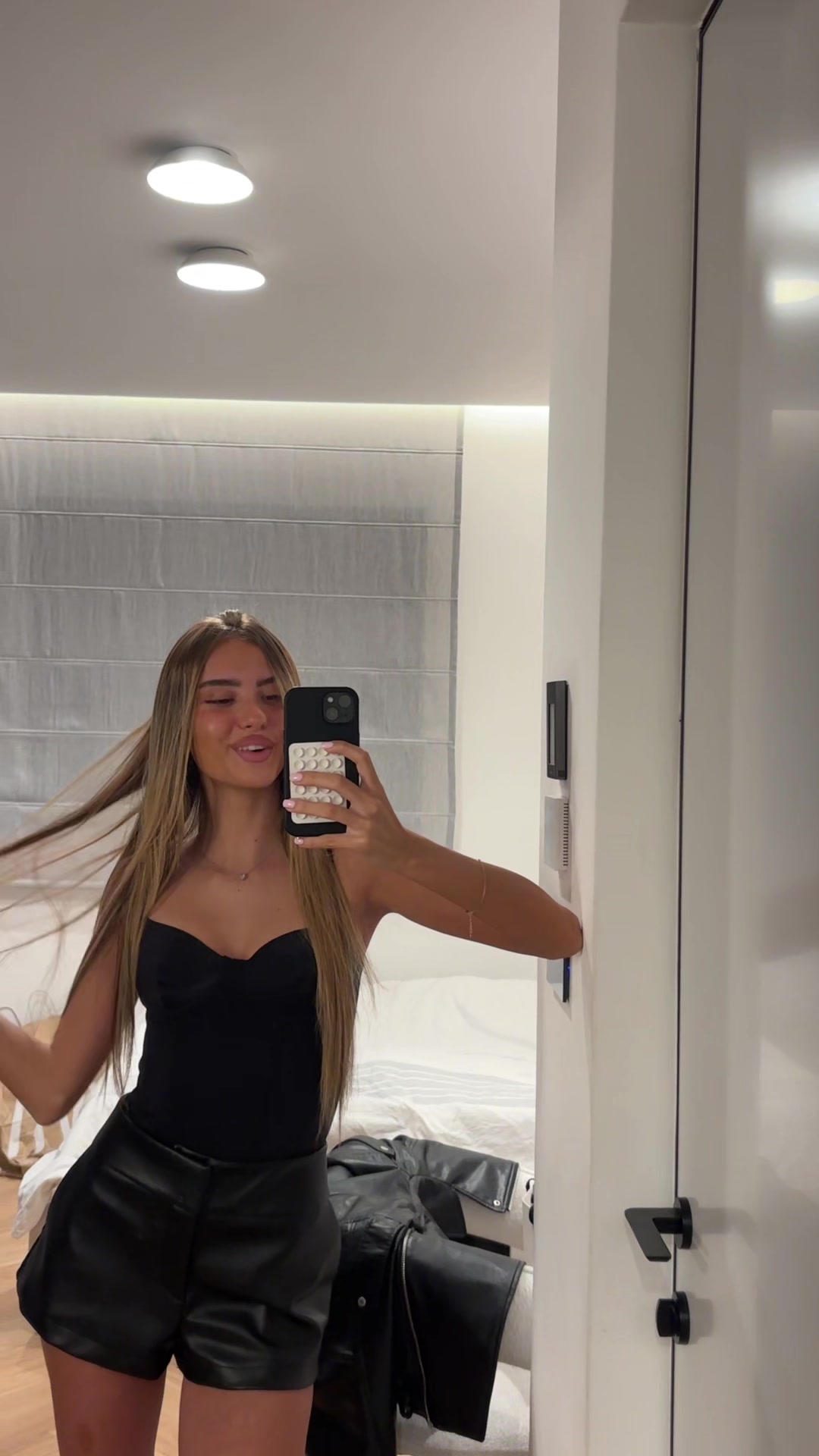 @MILA ZOARETZ