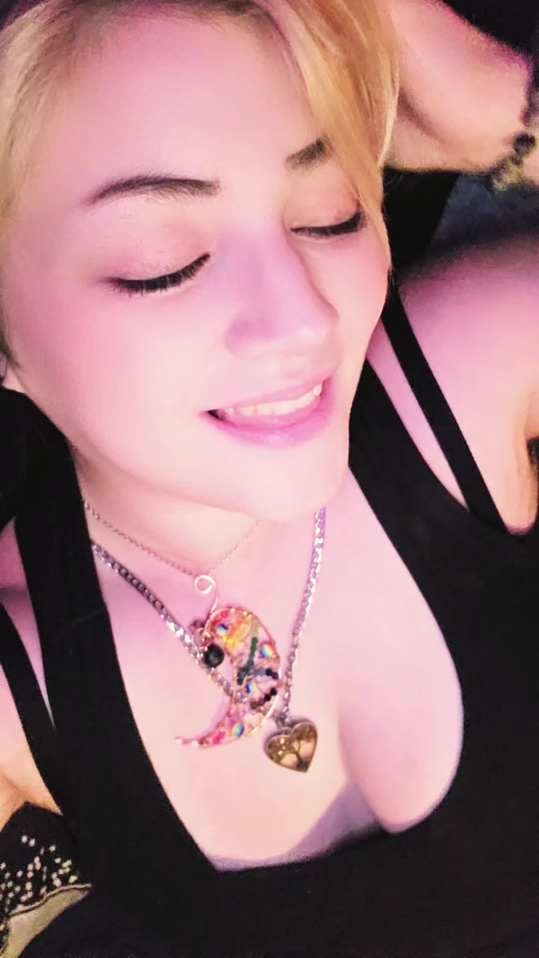 @LizTok_13