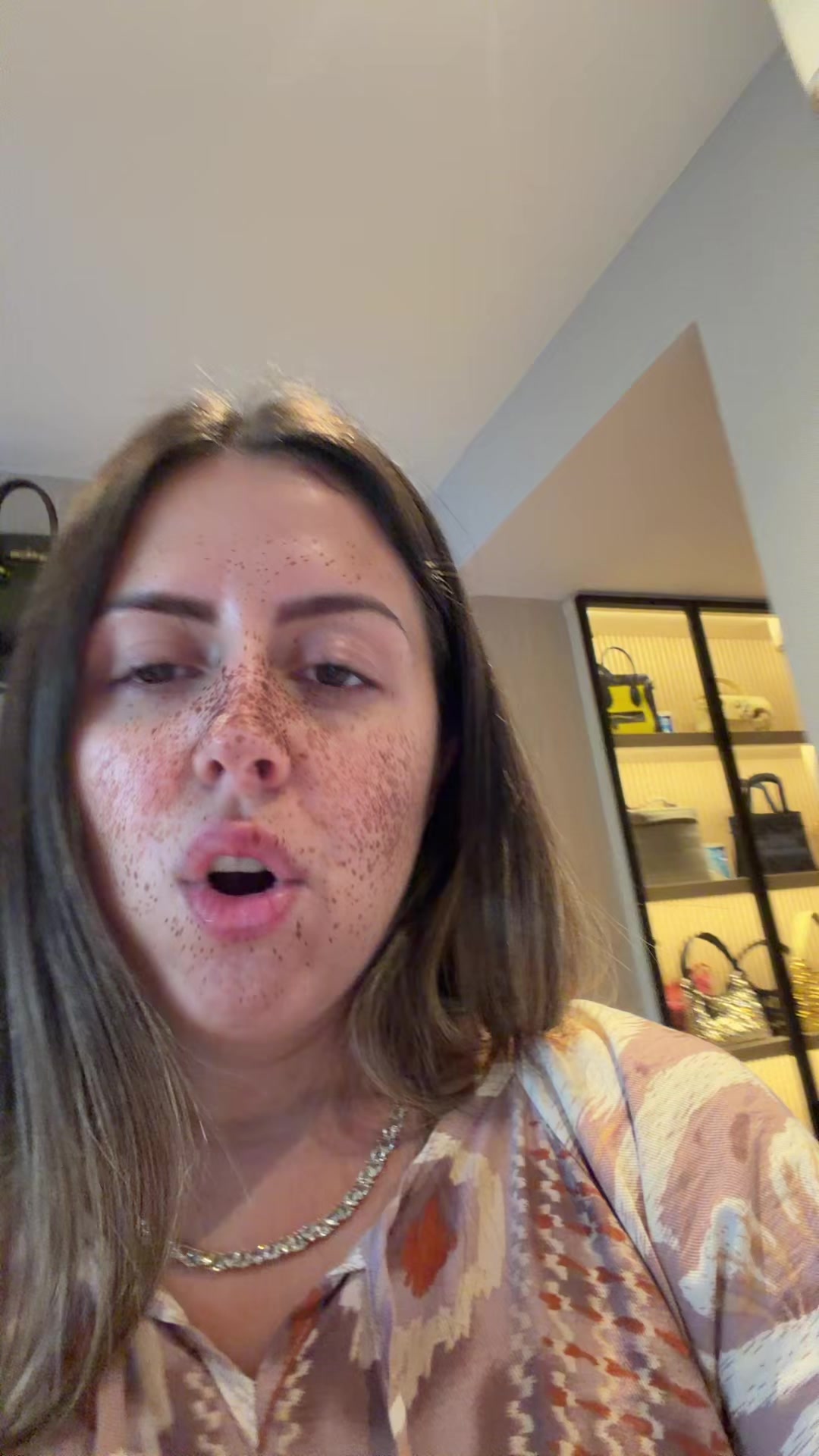 @belaundealessandra