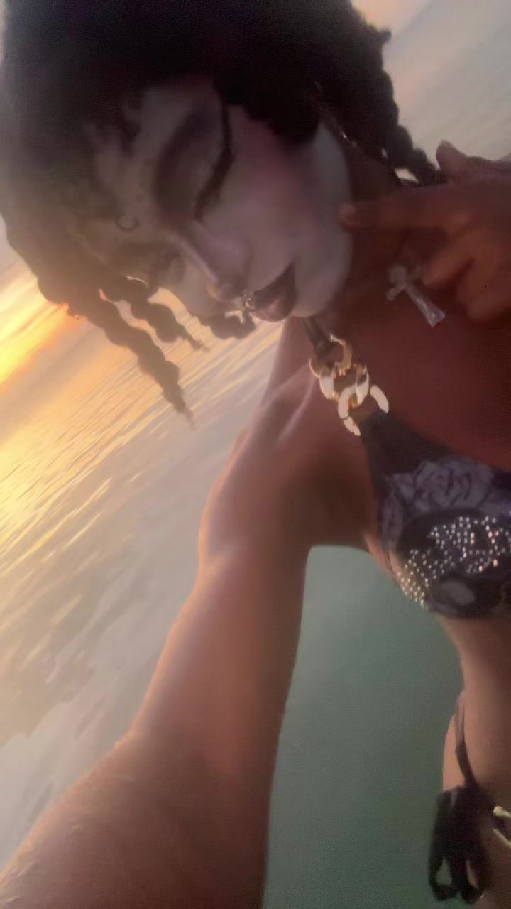 @♱