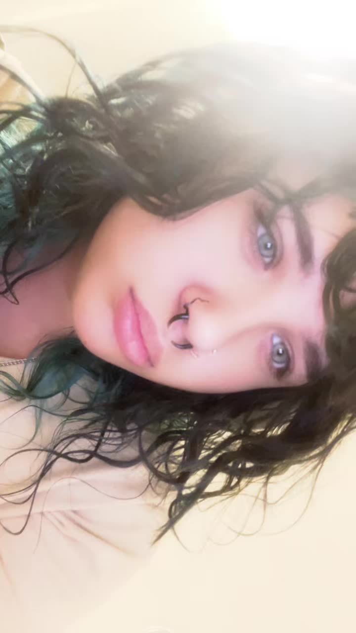 @Jem_b1tch