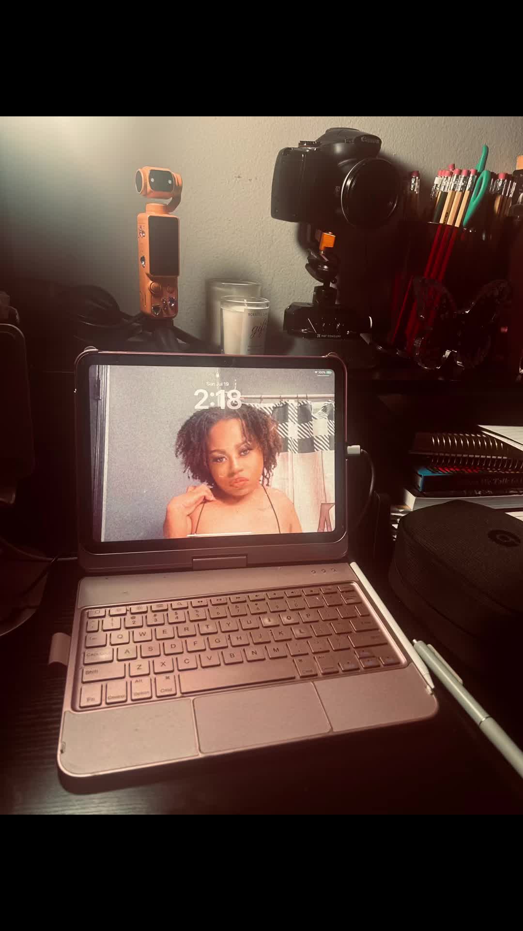@researchbae_