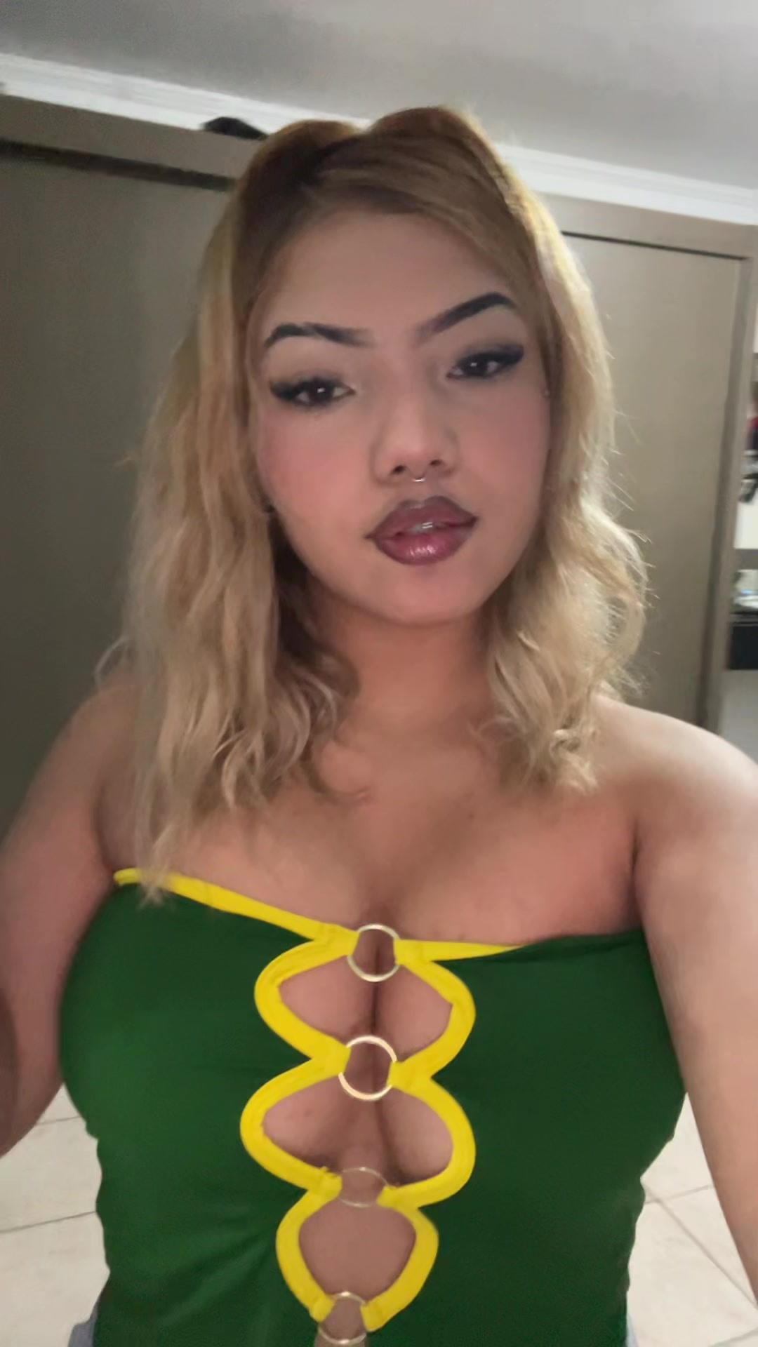@linnyyas_