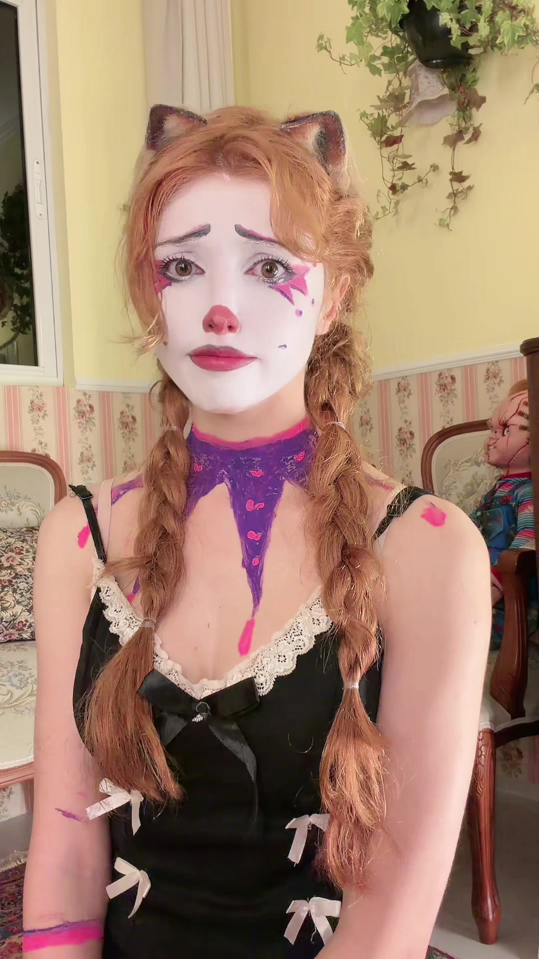 @Clown girl