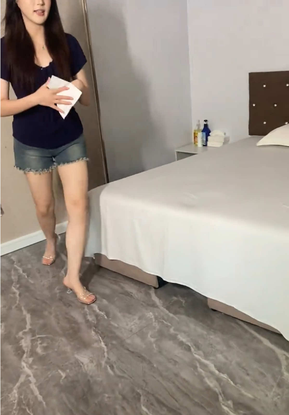 @亮少