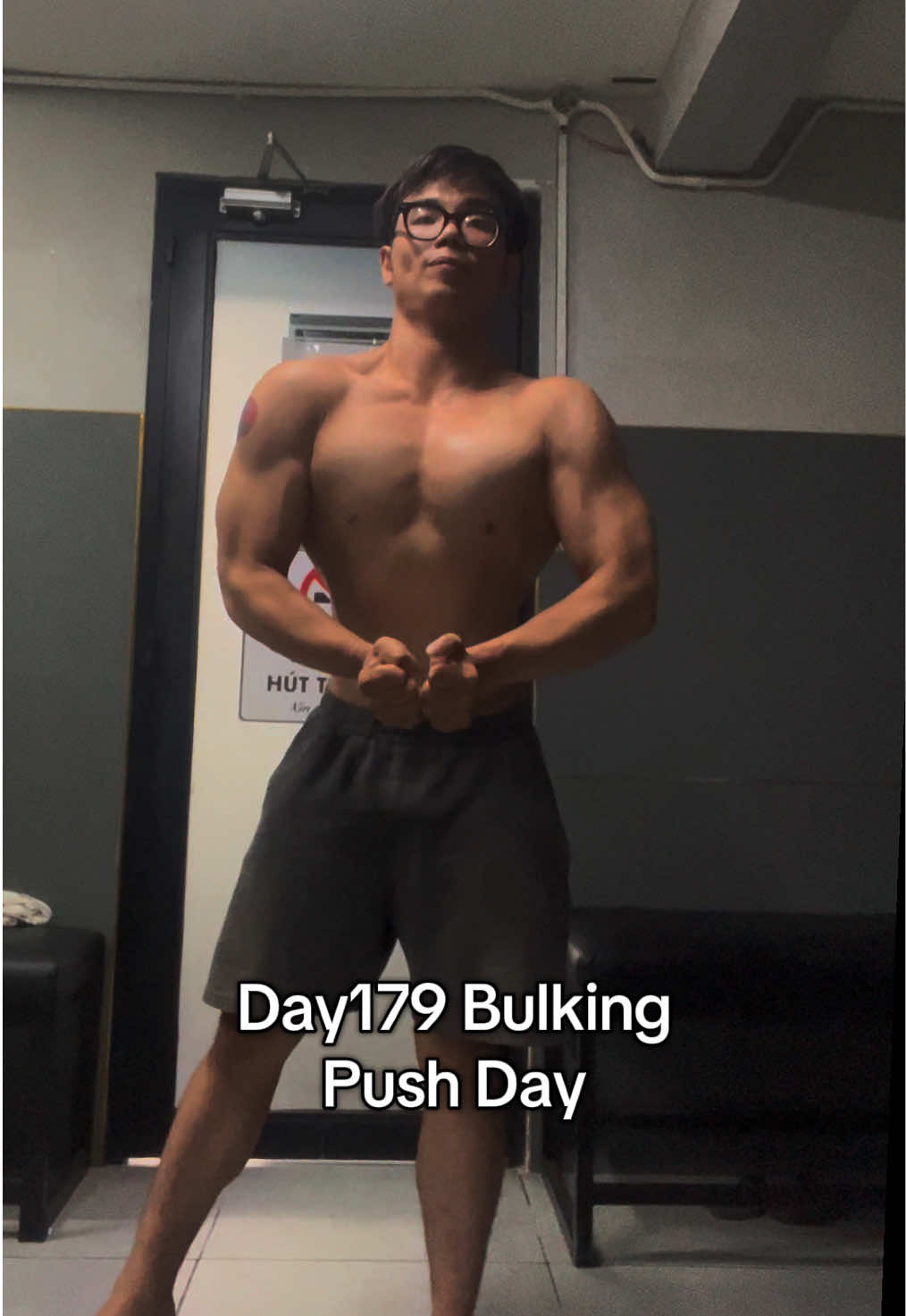 @Kent thích tập gym
