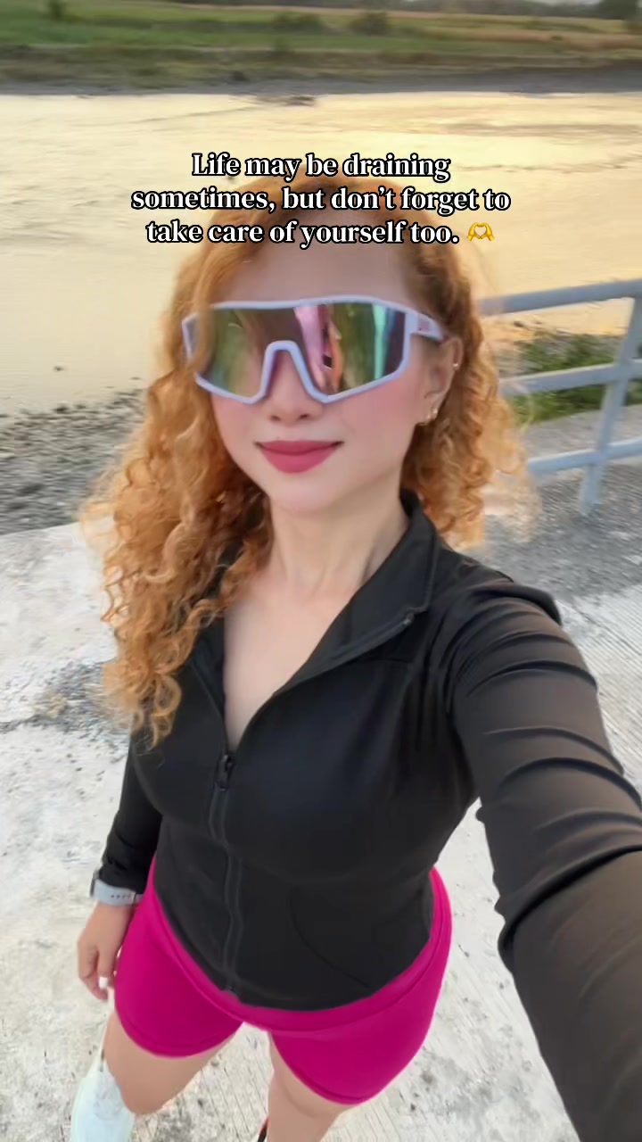 @𝗞𝗮𝘁𝘁𝗶 👩&zwj;🏫