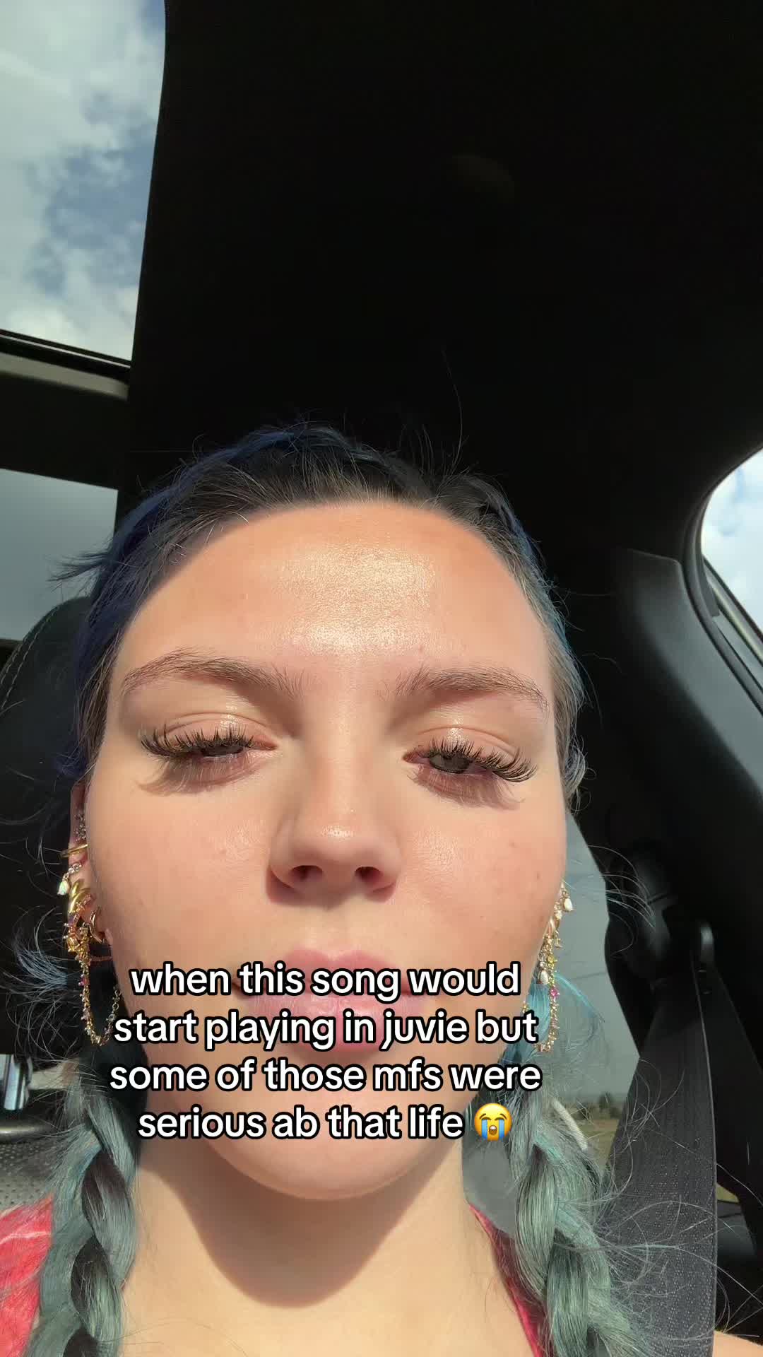 @:З