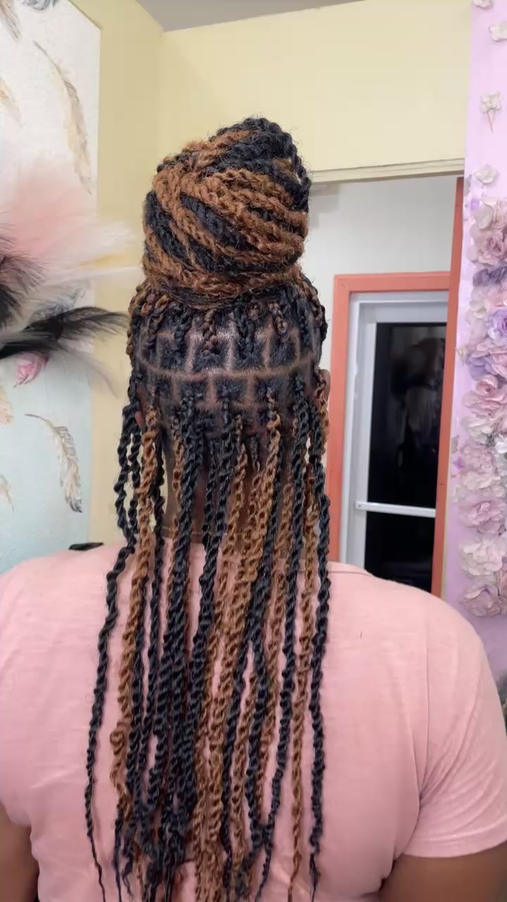 @Hair By Coll's Beauty Boutique