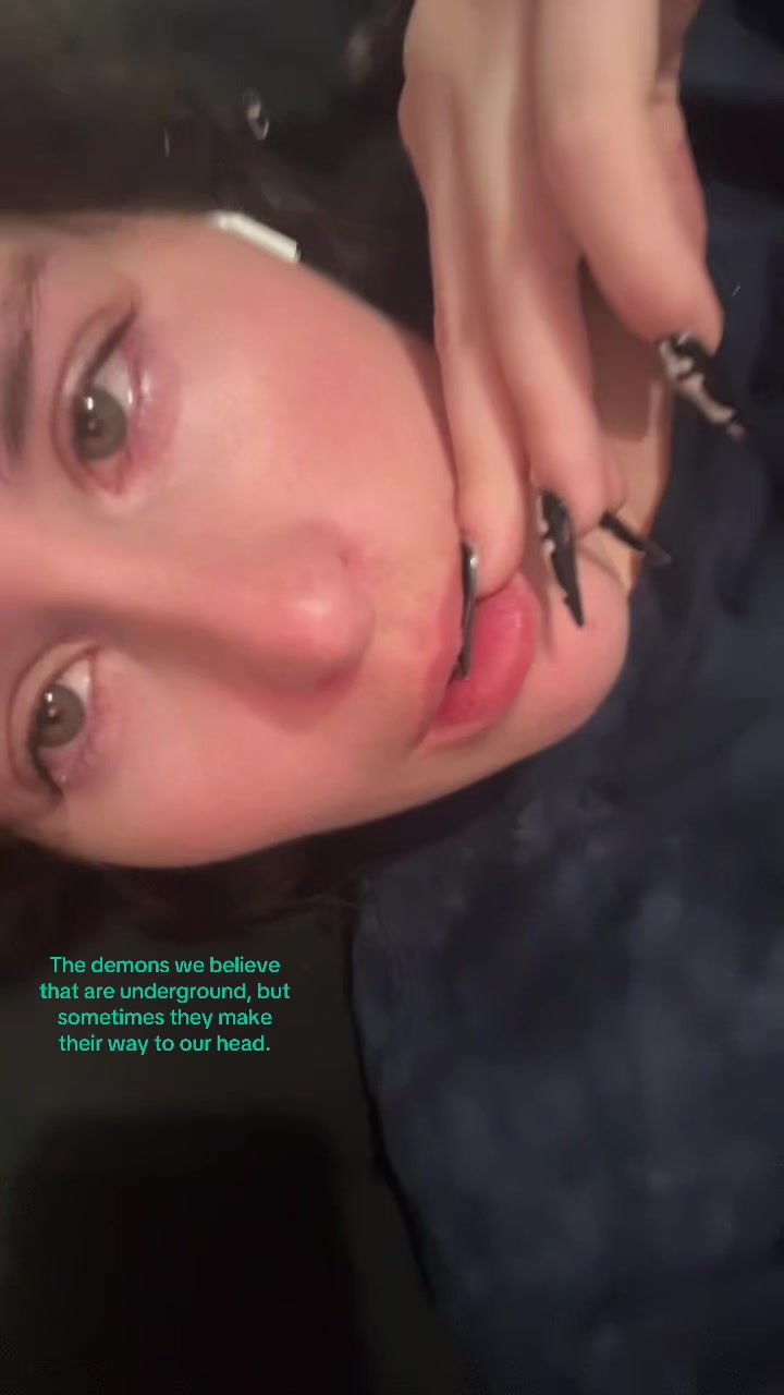 @Mae🦇
