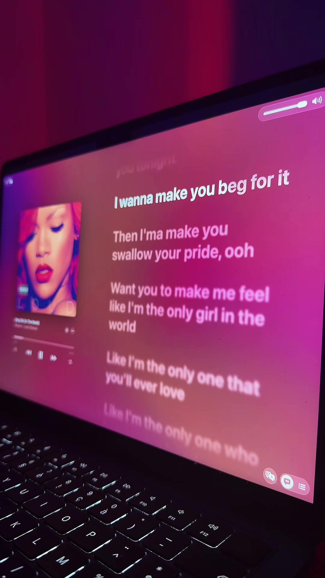 @🎧