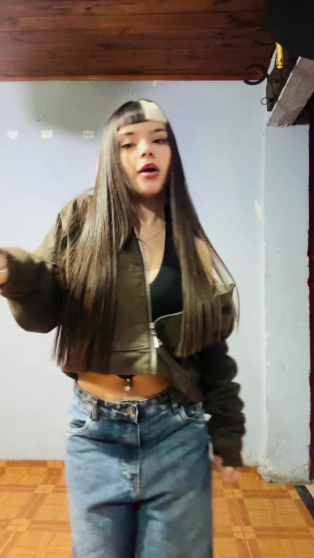 @L U Z   E L U N E Y