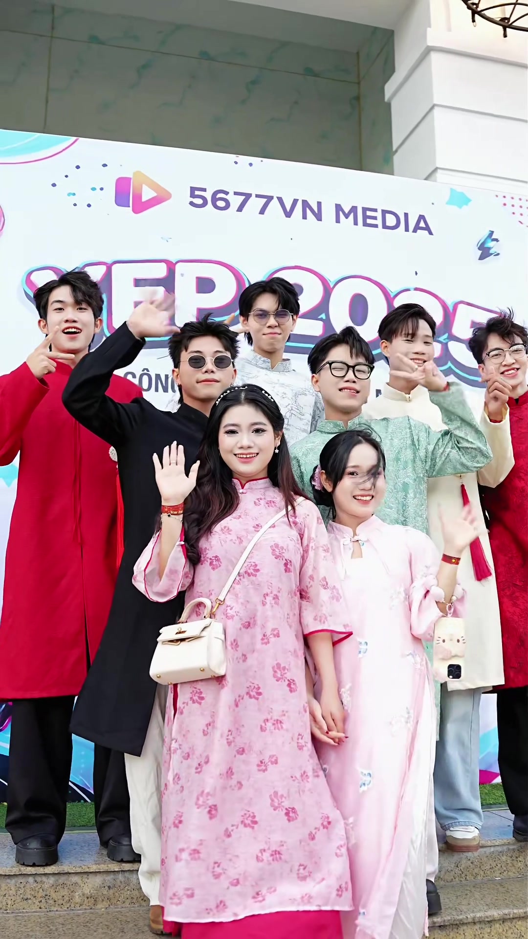 @PHOENIX 🐦&zwj;🔥 Tuyển idol