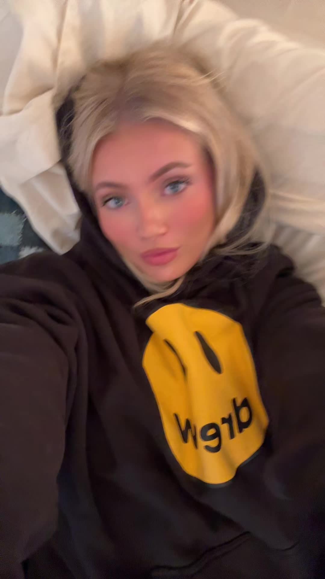 @kambriella