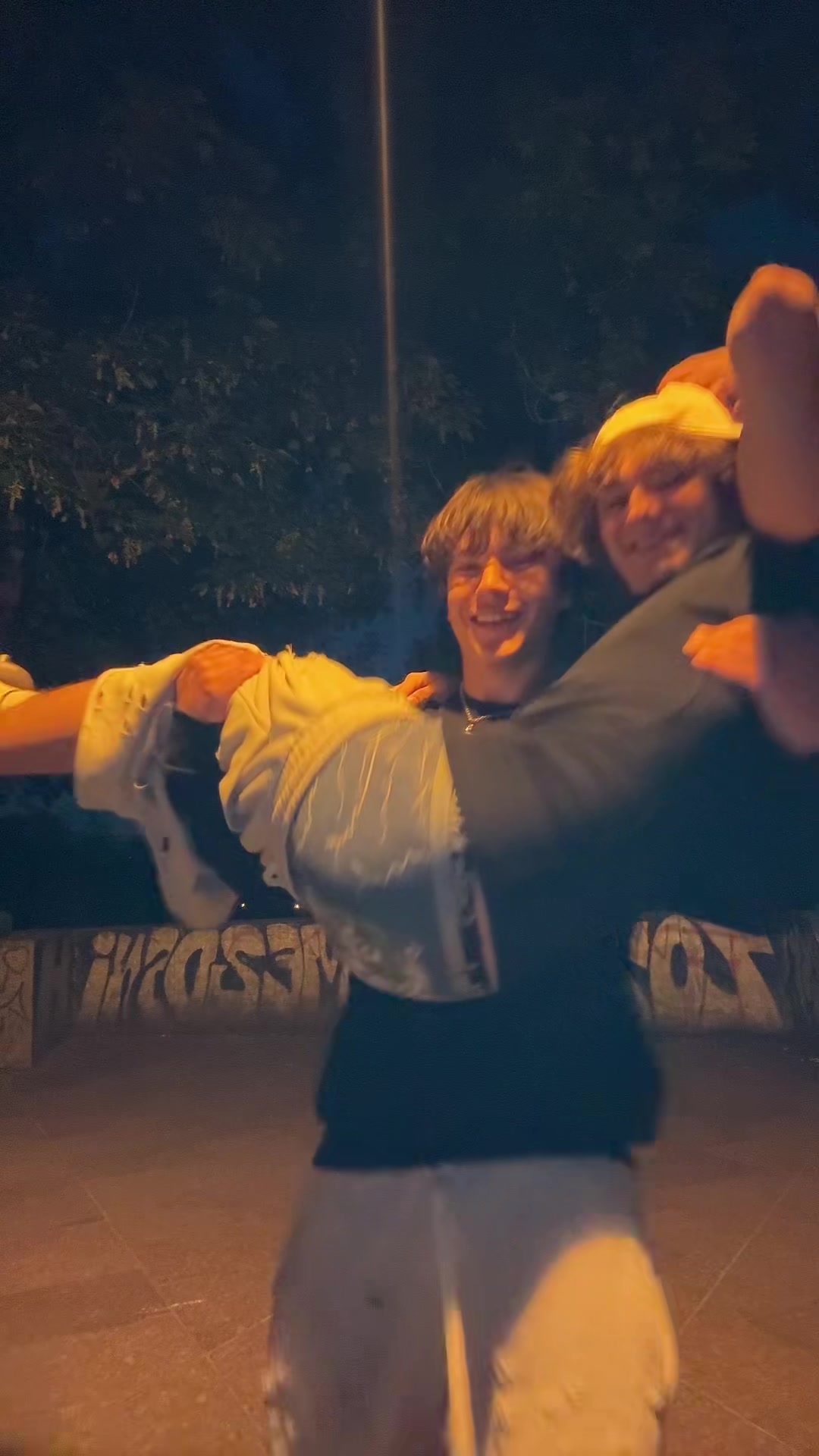 @сашко