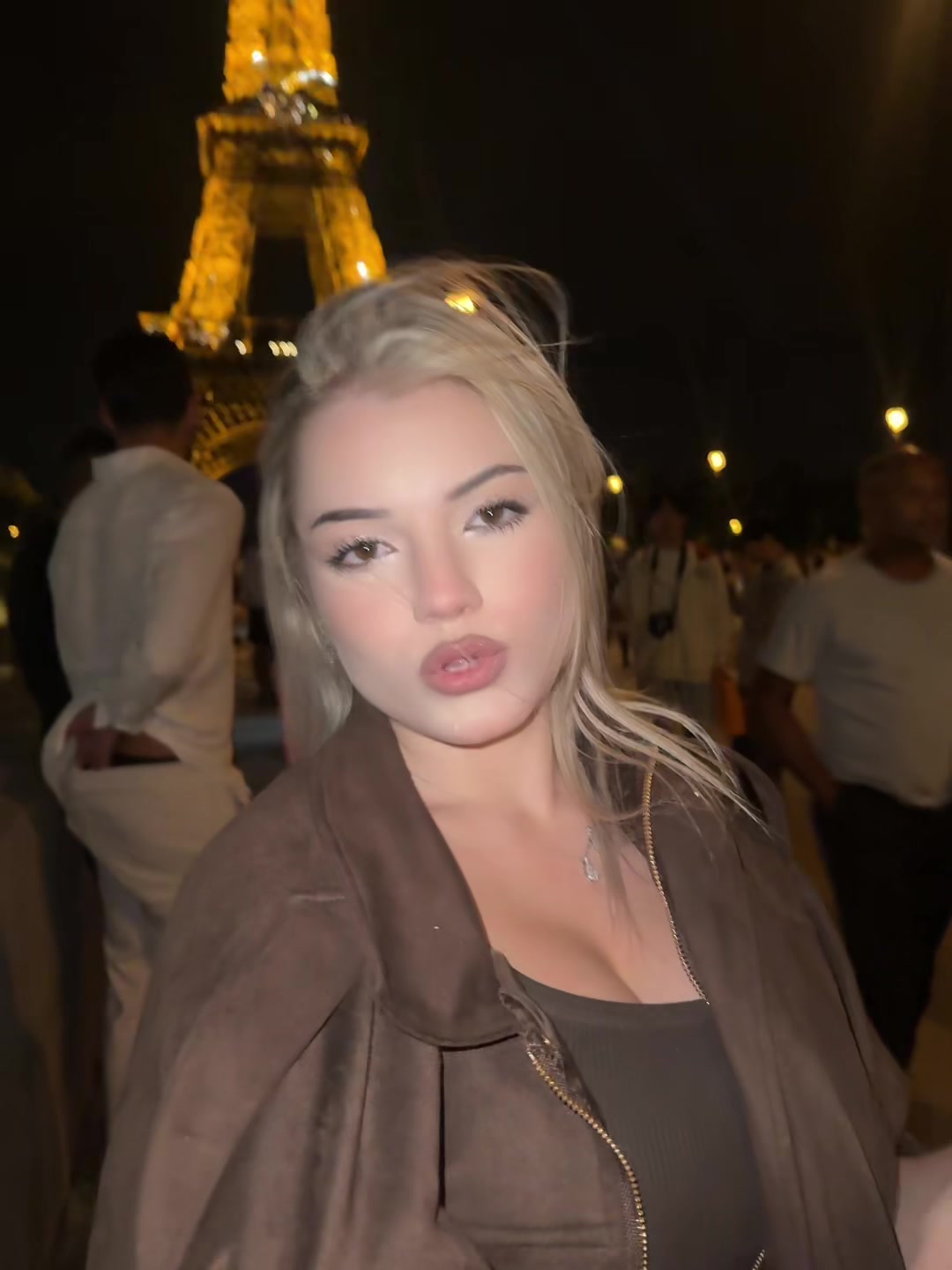 @evaxevis