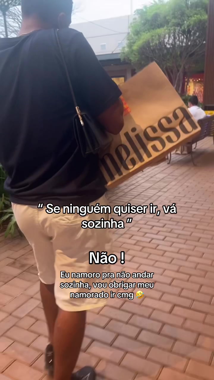 @juliapaes