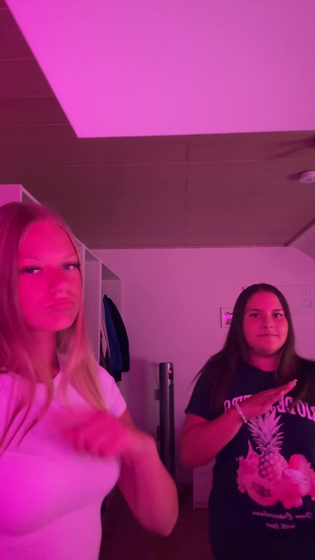 @𝐚𝐢𝐥𝐞𝐞𝐧