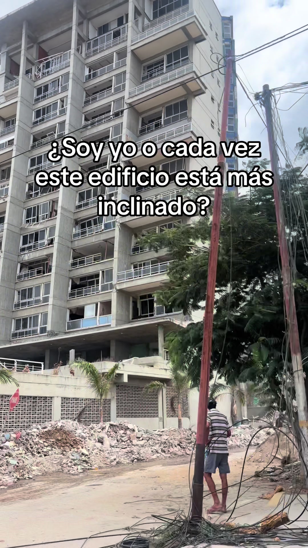 @Castillito