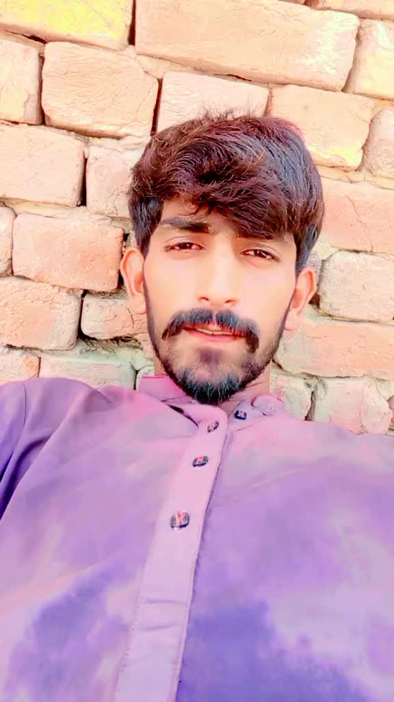 @سچے پیار دے کوئی قدر نہیں۔💔💔