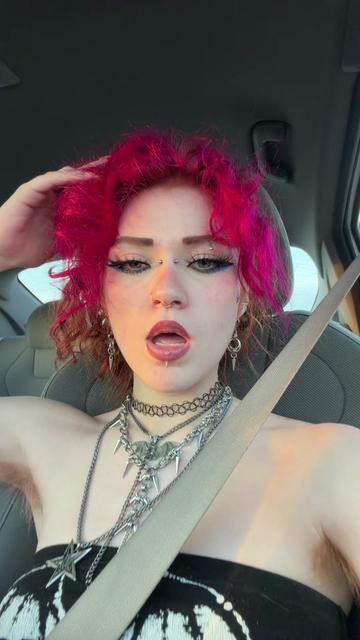 @evrythnginitsrightplce