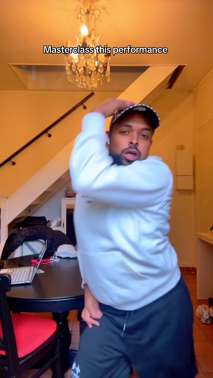 @J&Oslash;EY 🐝