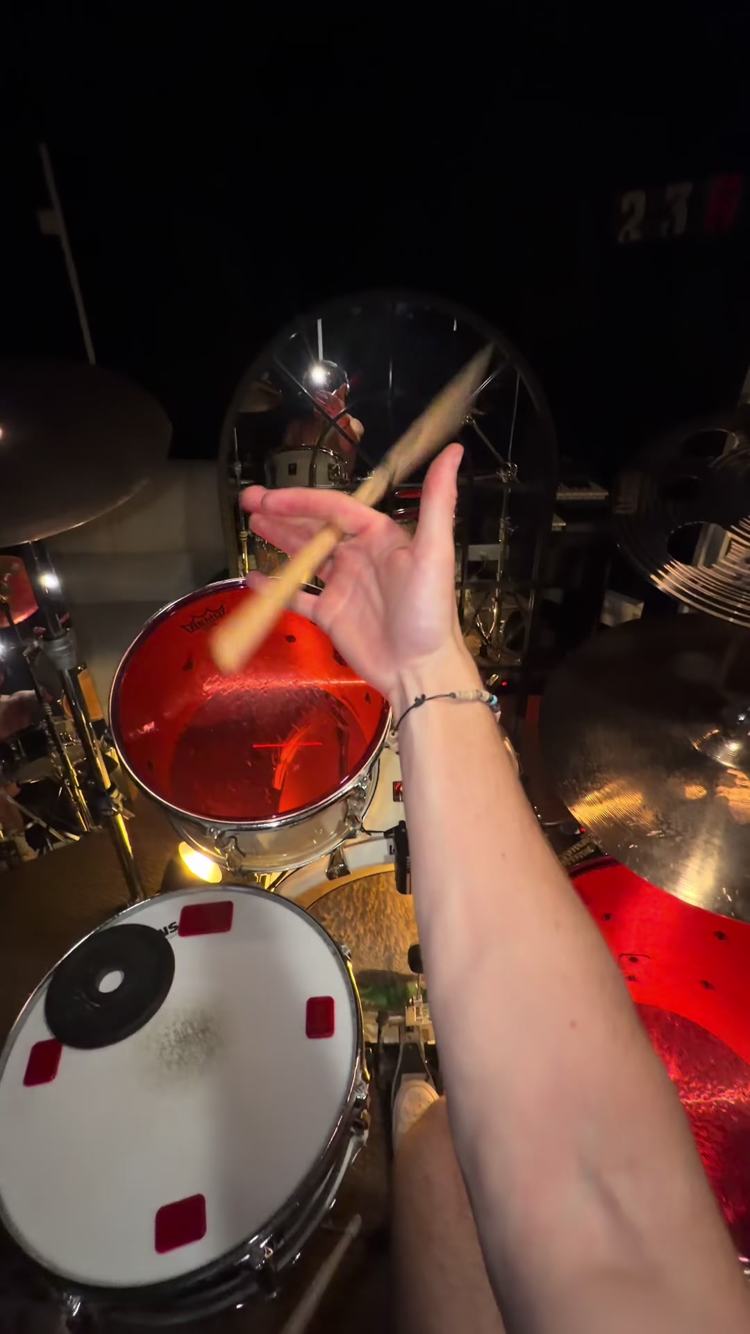 @axel.drum