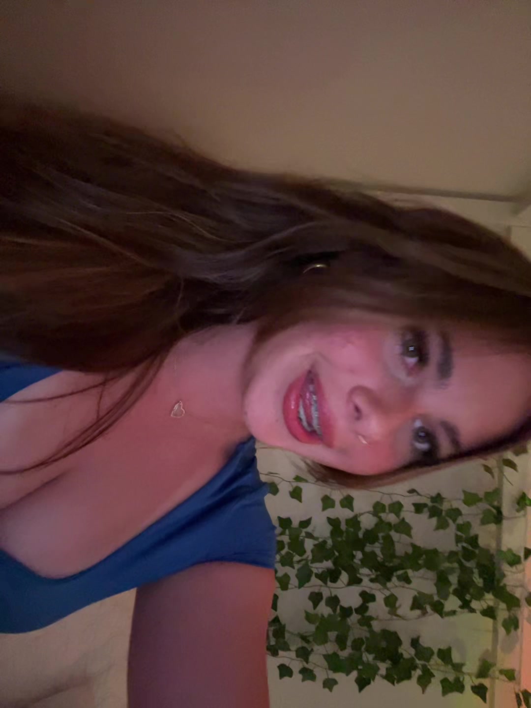 @😚☹️😻💝