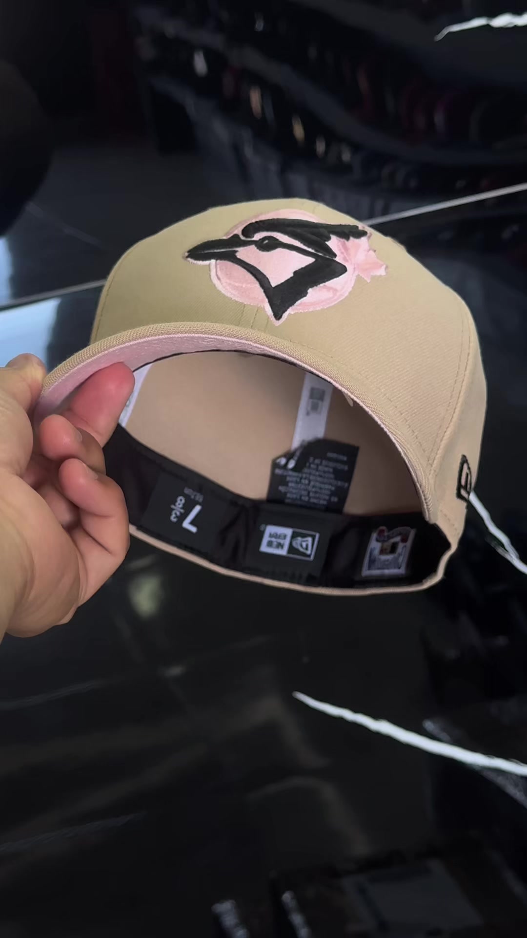 @Menni Leon Caps