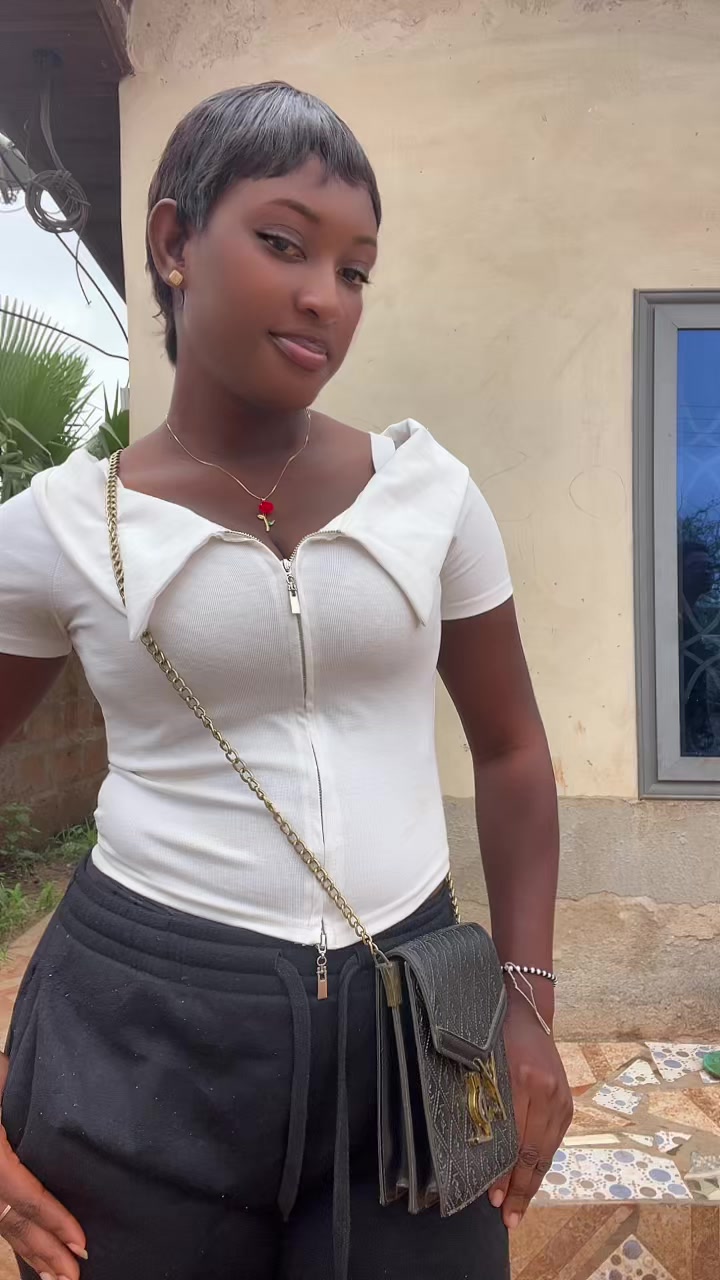 @Adjoah☠️~🧚♂️Sakyiwaa