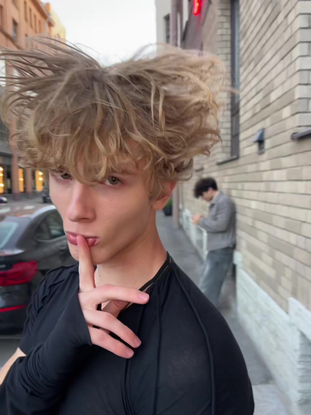 @kirr