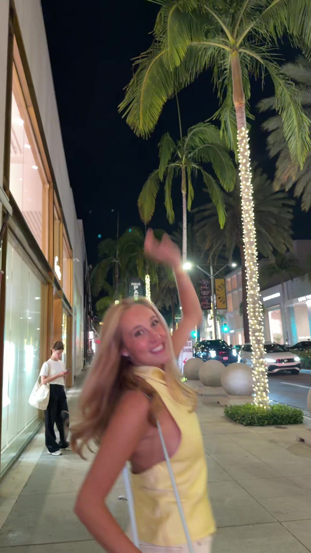 @elliewilliams