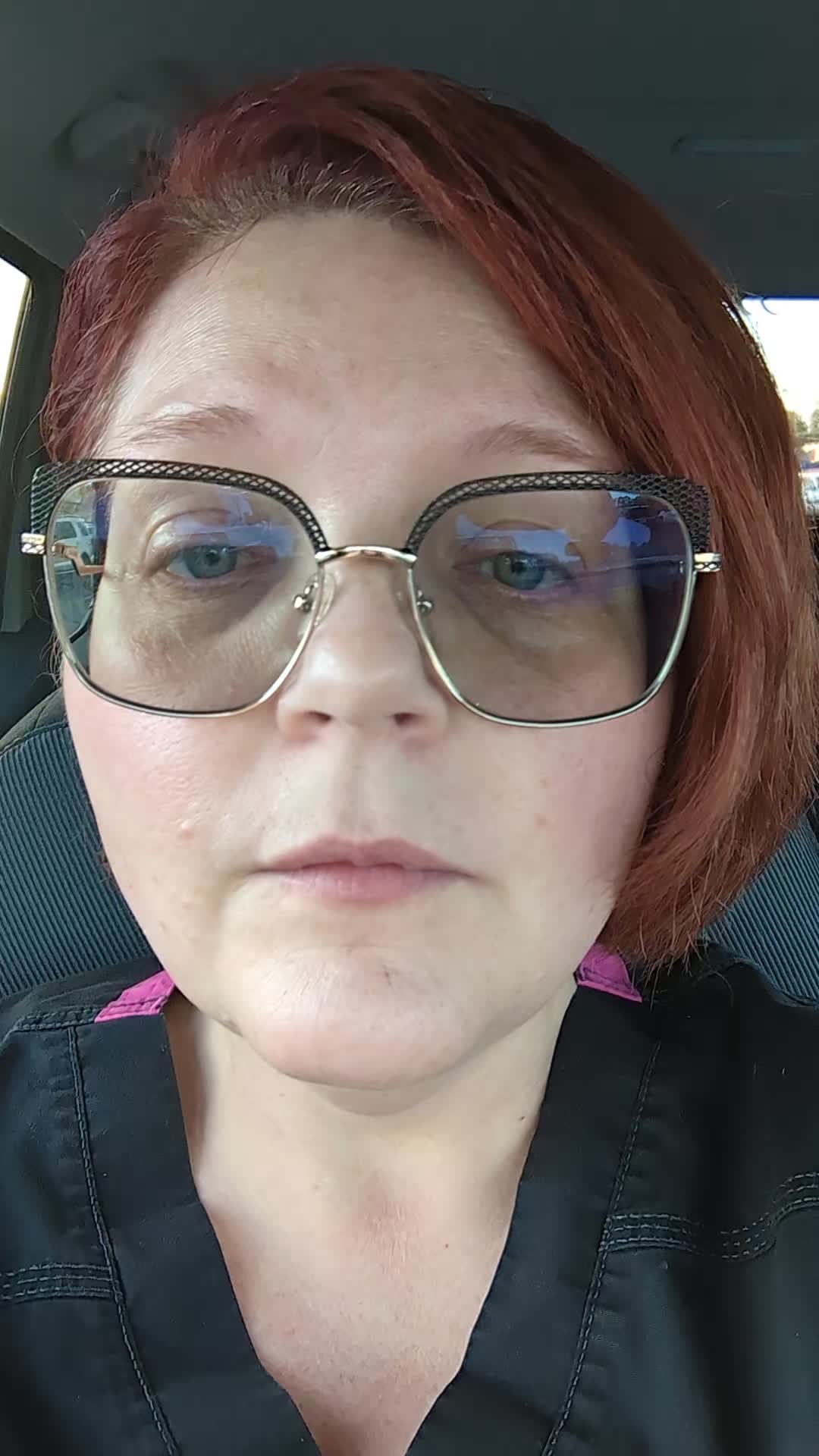 @GeekyNoelleLovesToRead