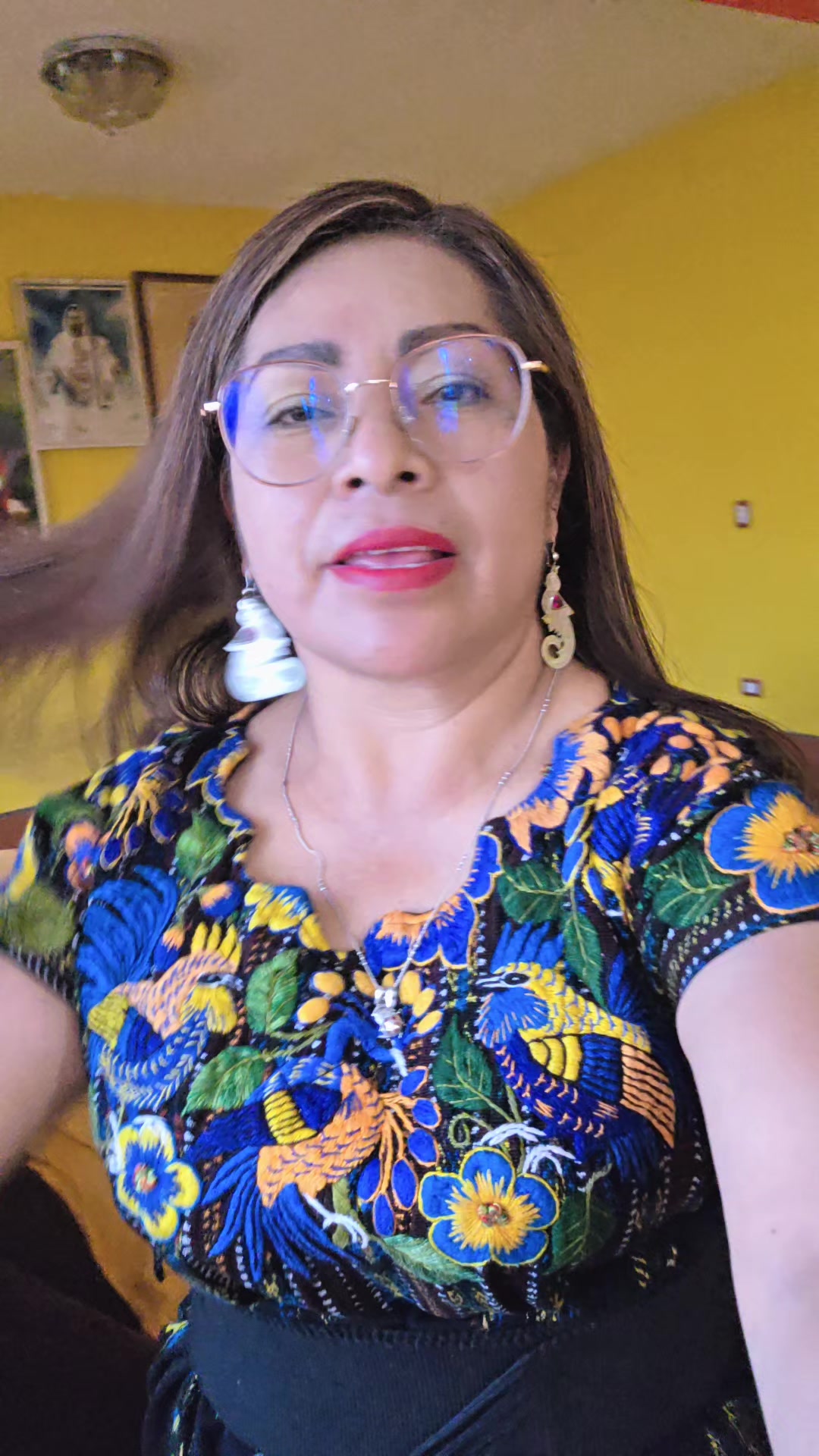 @Gloria Tzoc
