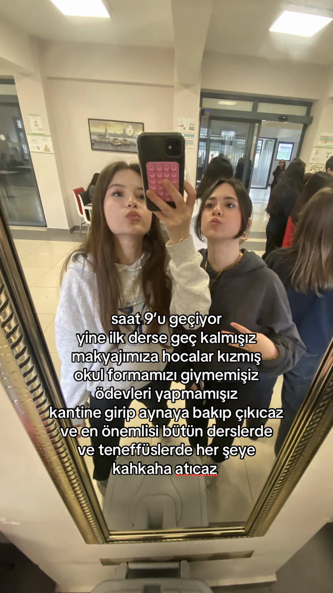 @lola