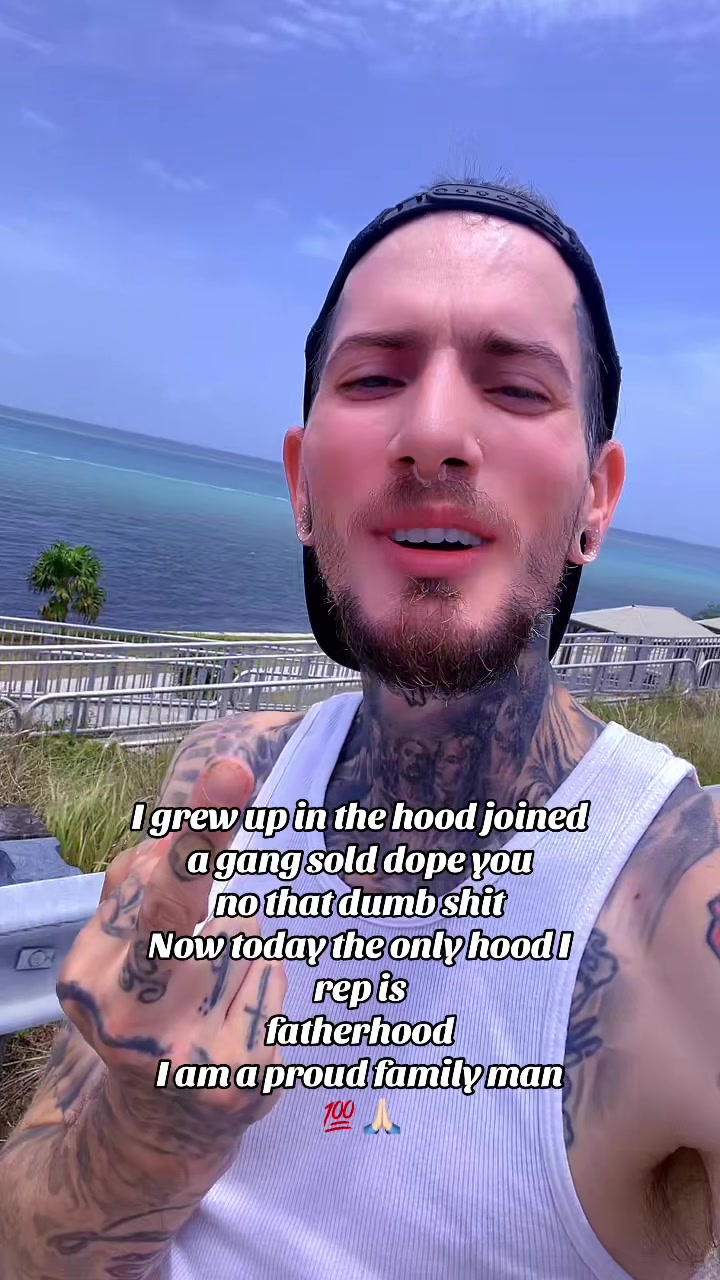 @Hollywood87