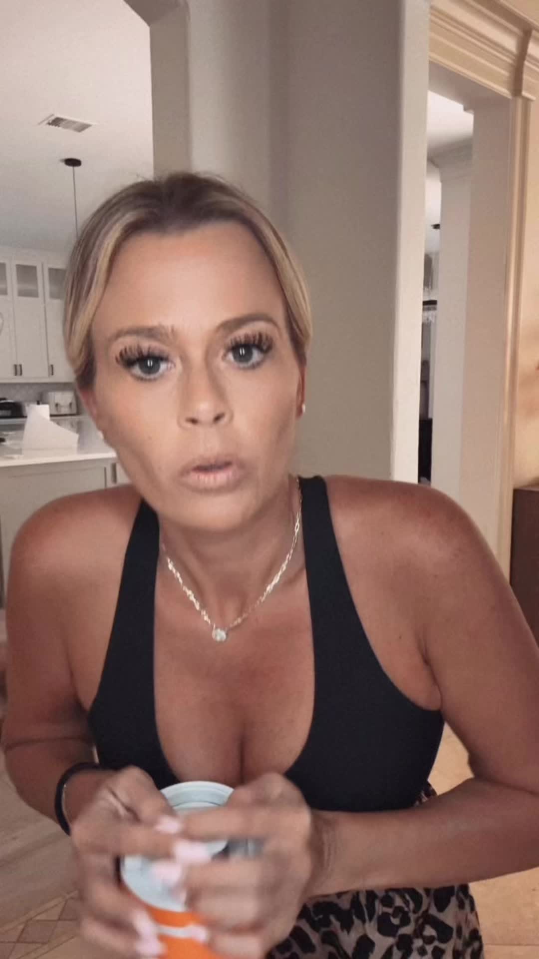 @HelloBri
