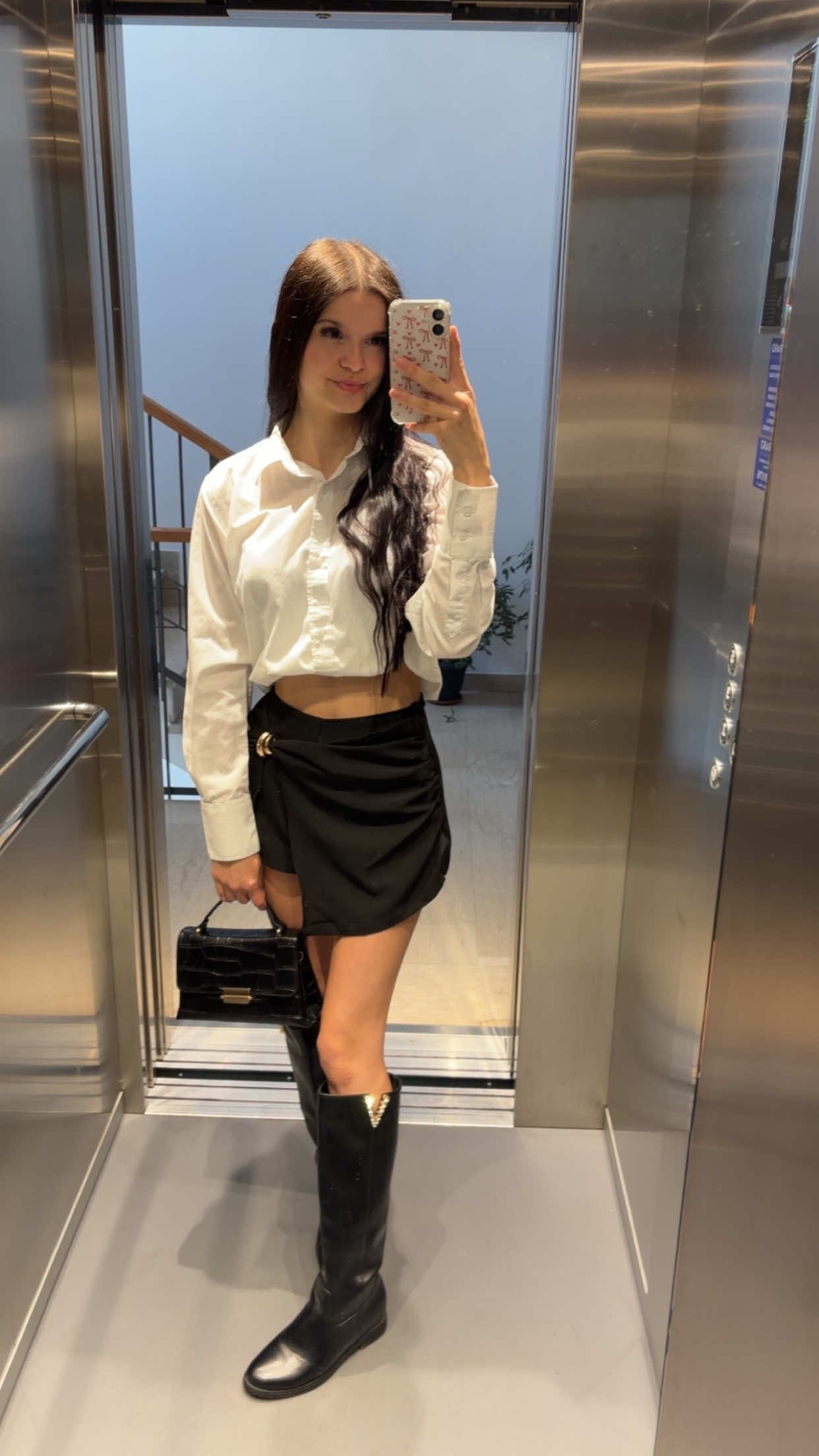@Adelisa