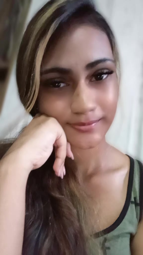 @Nisha🥀🧸🖤
