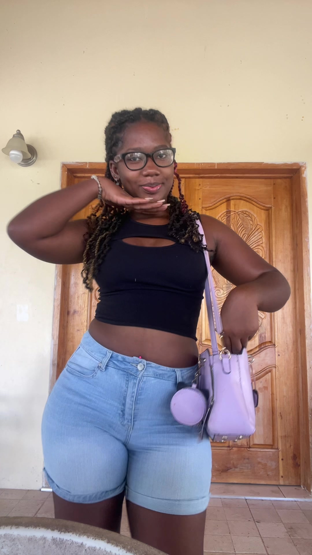 @MsAbbie_