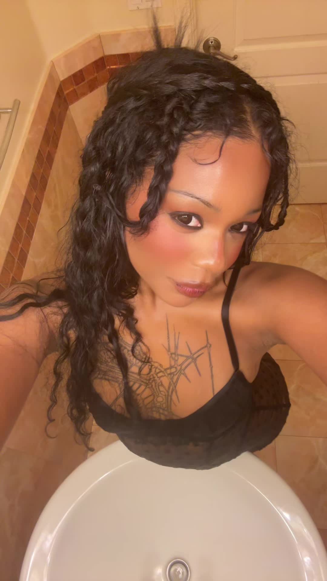 @girlnxtdoor