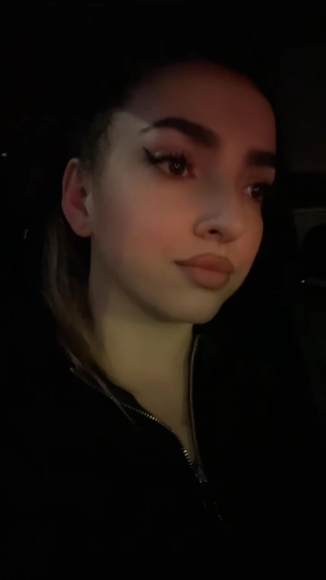 @Dina🌸