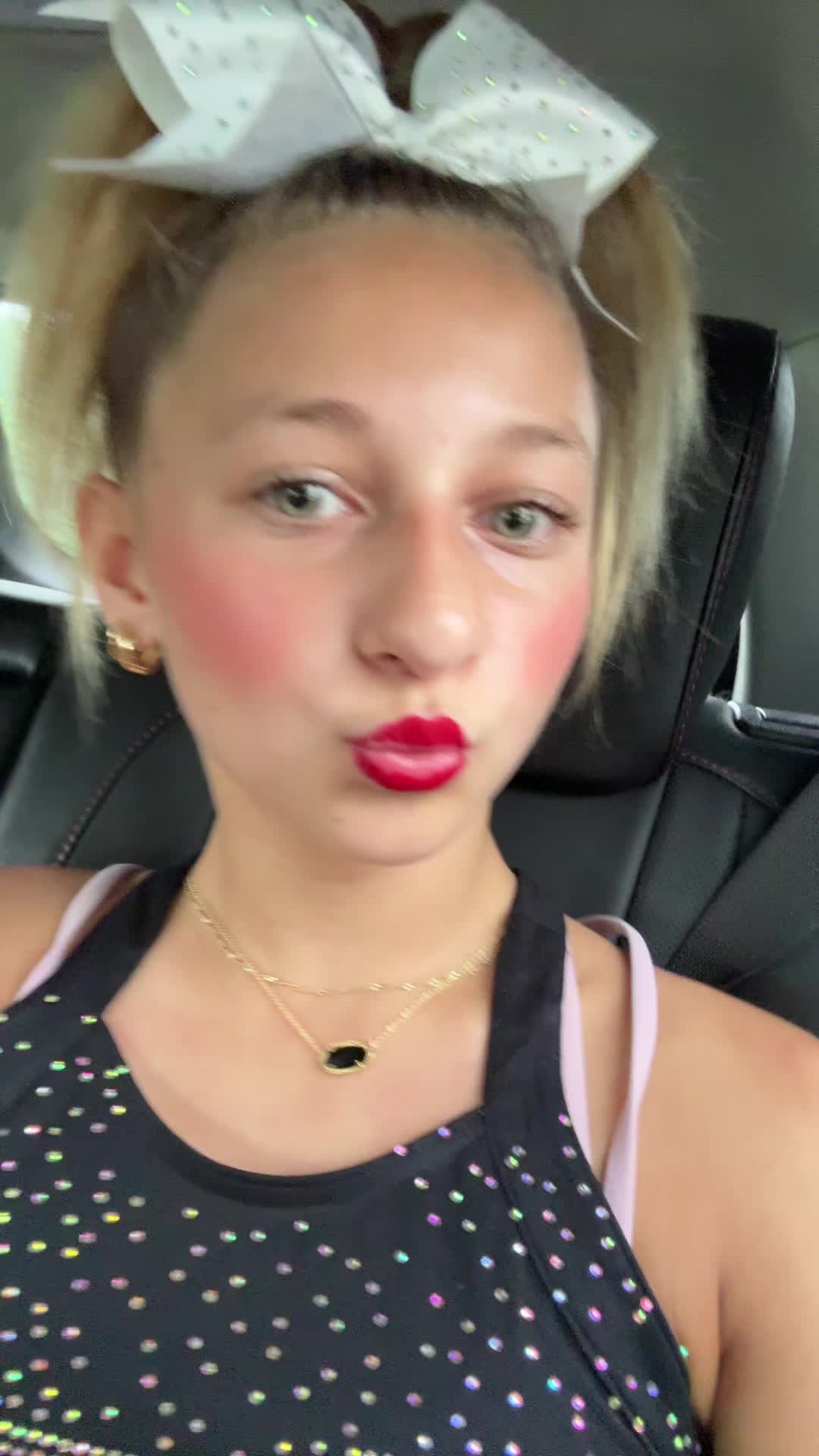 @ryleigh_cheer9