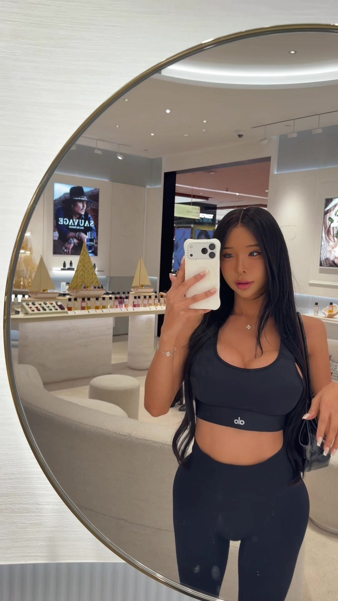 @Yoshithunchanok