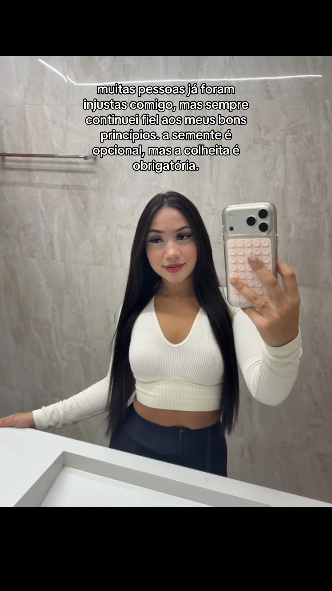@leticiarianna_